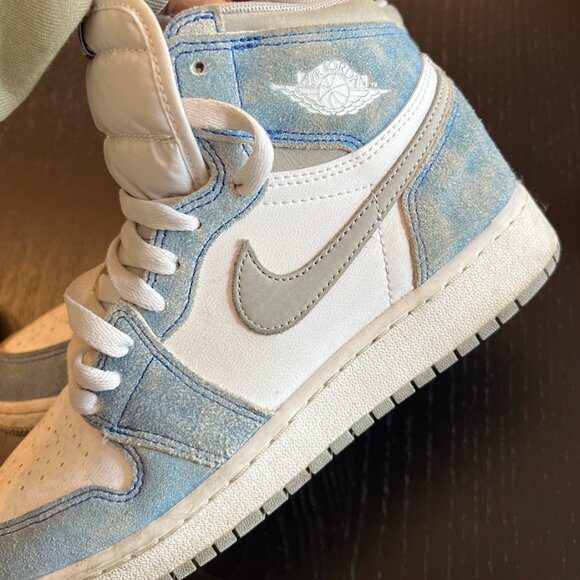 Jordan 1 Hyper Royal - Picture 3 of 5